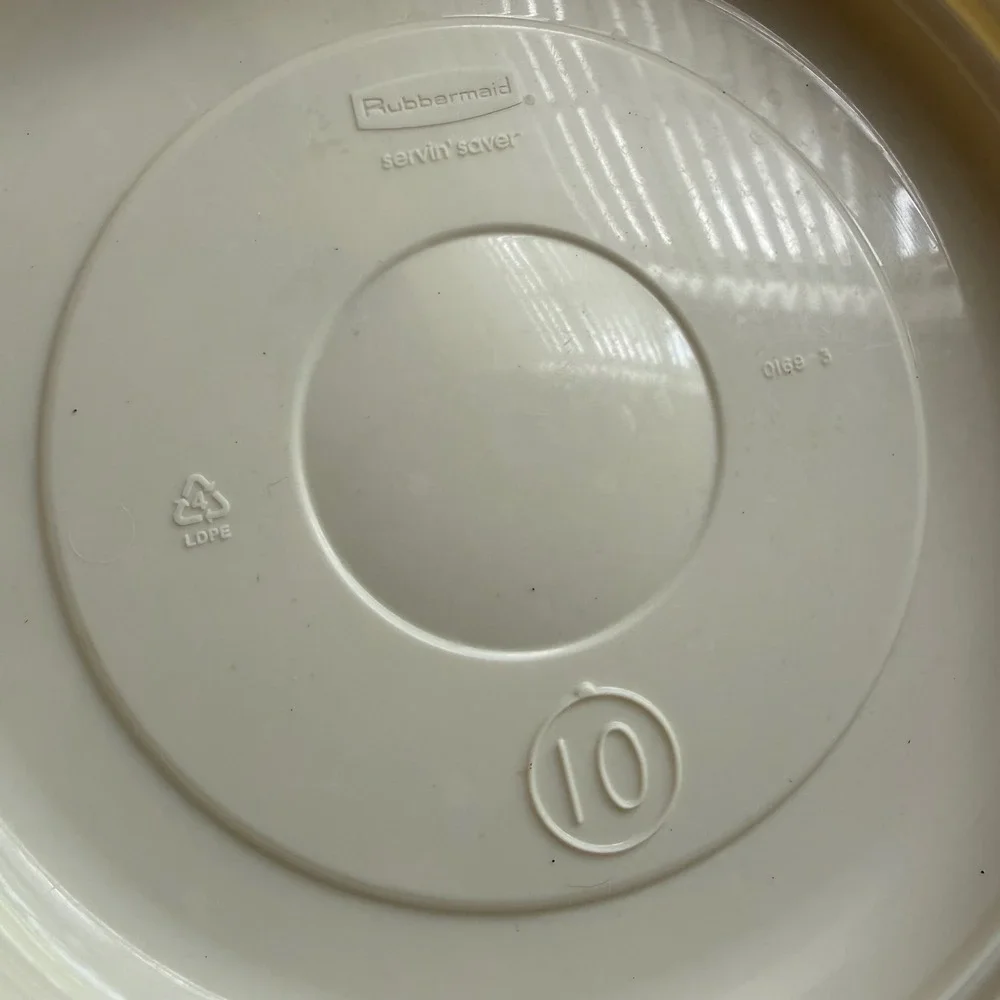 Rubbermaid vintage servin